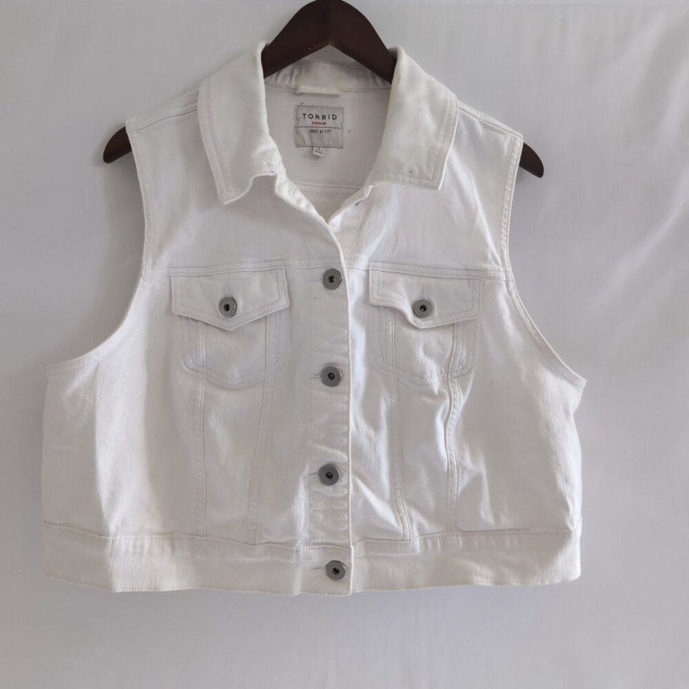 Torrid Denim Women's White Vest Jean/Denim Button Up Chest Pocket, Size 2